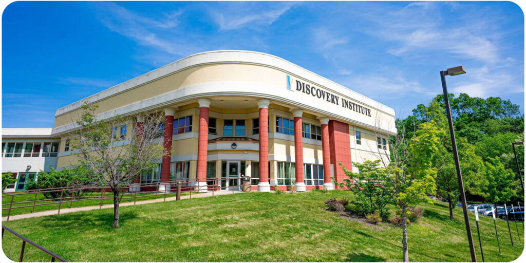 photo of Discovery Institute in summer